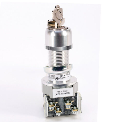 020bf7d8e6329e1d2e00eff89e7bf219-1.jpg 800H PB, Type 7&9 Selector Switch, 2 Position Selector Switch, KB6 Cam, Standard KB7 Cam, None, 1-NO 1-NC Standard Contacts, No Block This Position, No Block This Position, No Block This Position, D018 (Std. Key), No Guards - on Terminals, Maint., Lock - 800H-HP31KB6AXXX